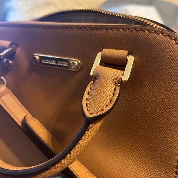 Michael Kors purse - Picture 4 of 7